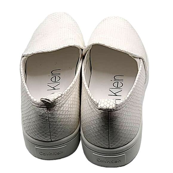 NWT Calvin Klein Women’s White Snake Print Leather Deva Slip-On Sneakers 8M - Picture 4 of 5